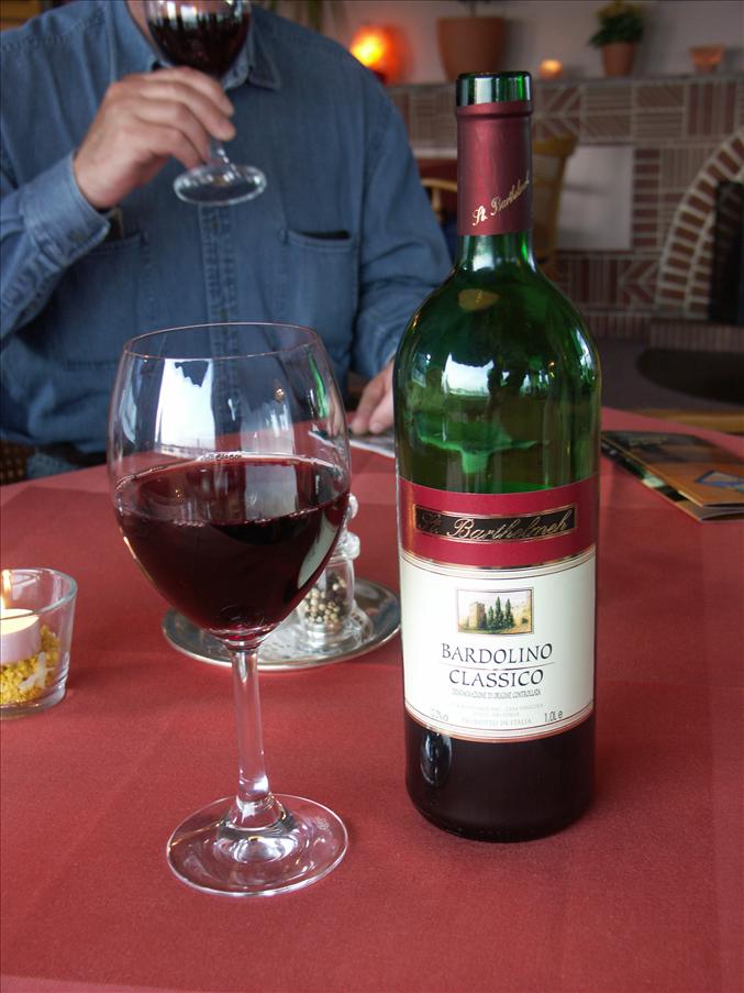 Men f�rst ett glas vin vid marinan...
