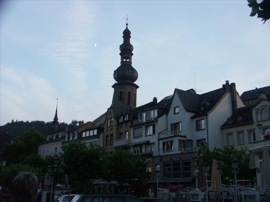Halvm�ne