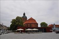 V�rt lunchst�lle med kyrkan i bakgrunden